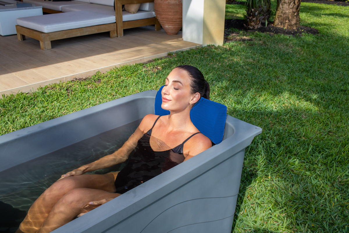Frozin Cold Plunge Pillow in Sapphire Wave, close up in the tub #Color_Sapphire Wave