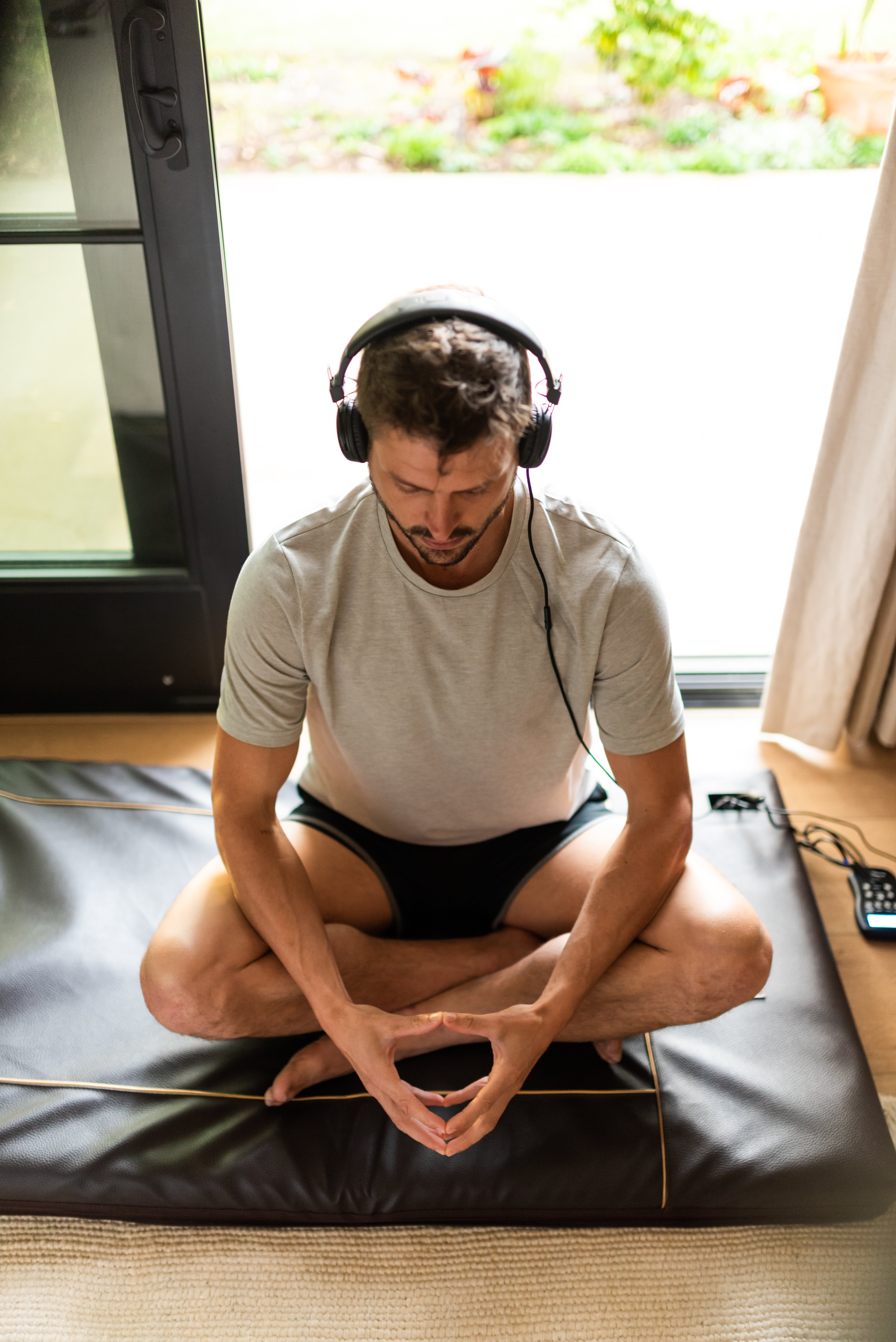 Seated meditation using the BioMat BioAcoustic