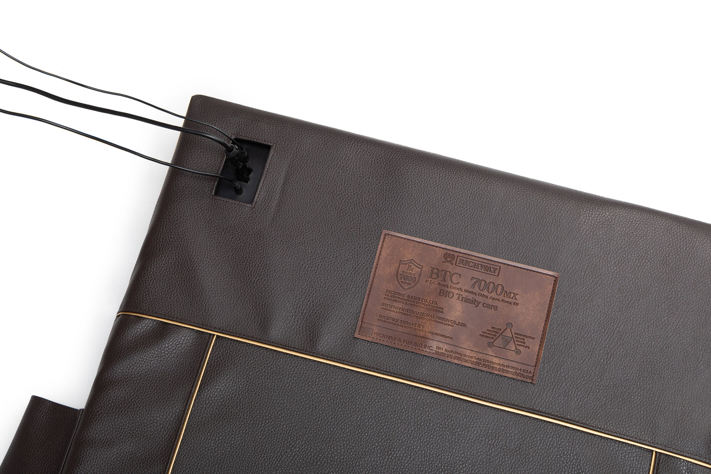BioMat BioAcoustic Pro, leather detail with cords plugged in