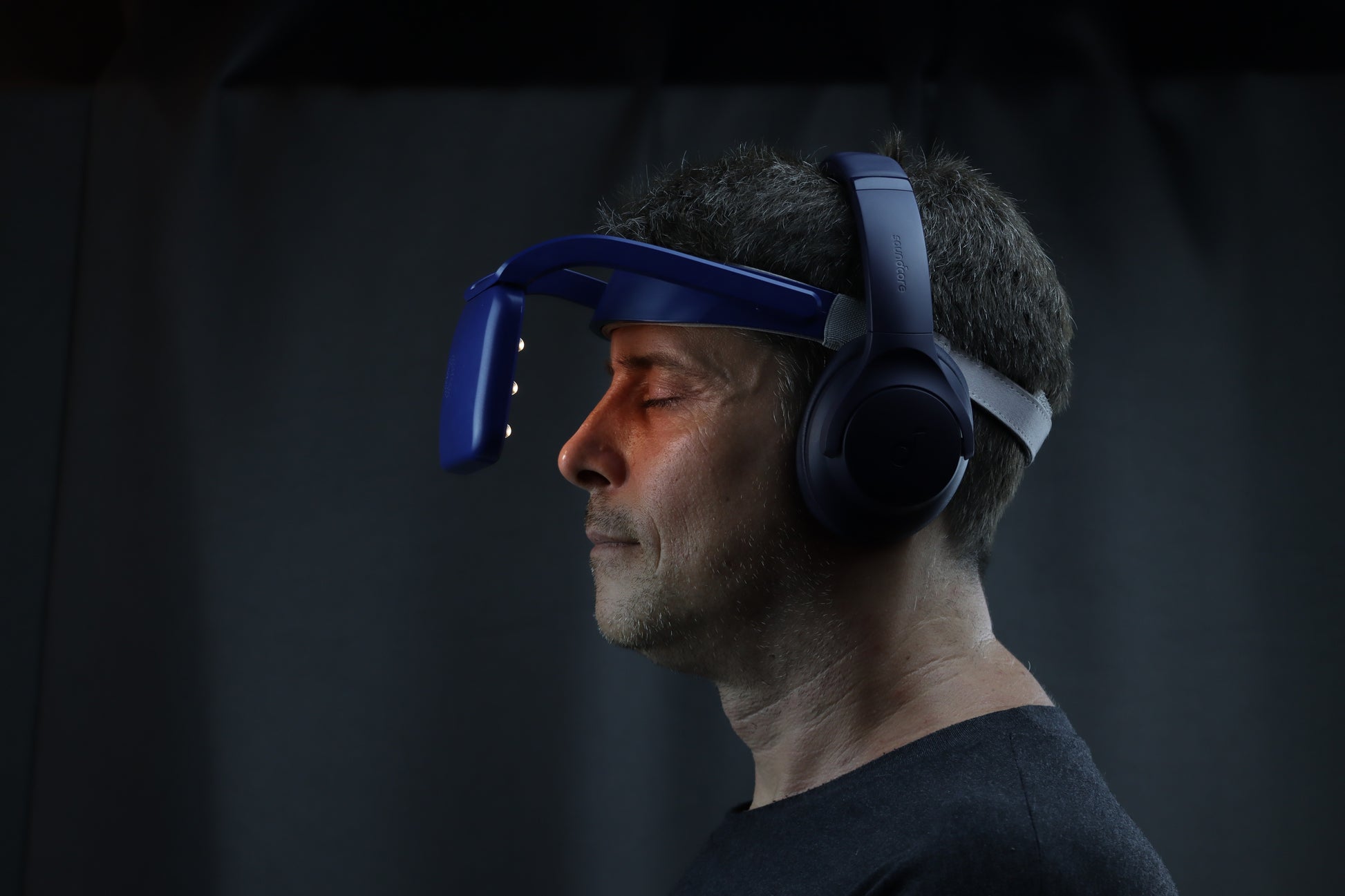 NeuroVIZR headgear worn with NR9 device mounted